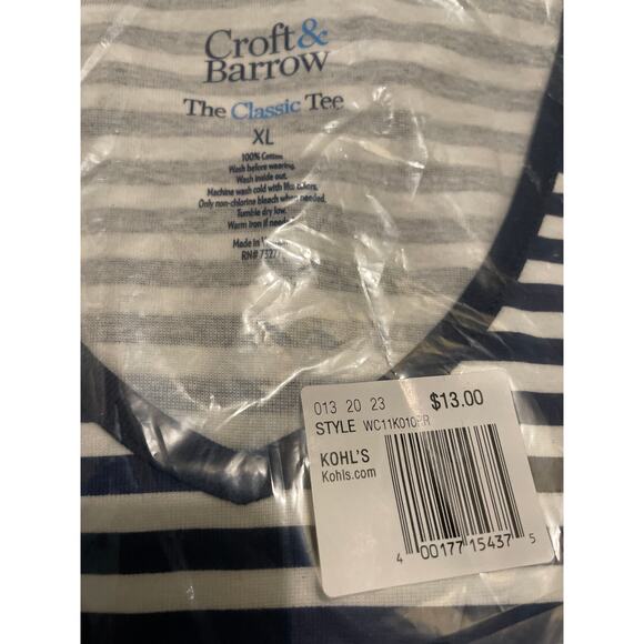 Croft & Barrow Women's The Classic Tee Navy Striped S/S V-Neck XL - Picture 2 of 3